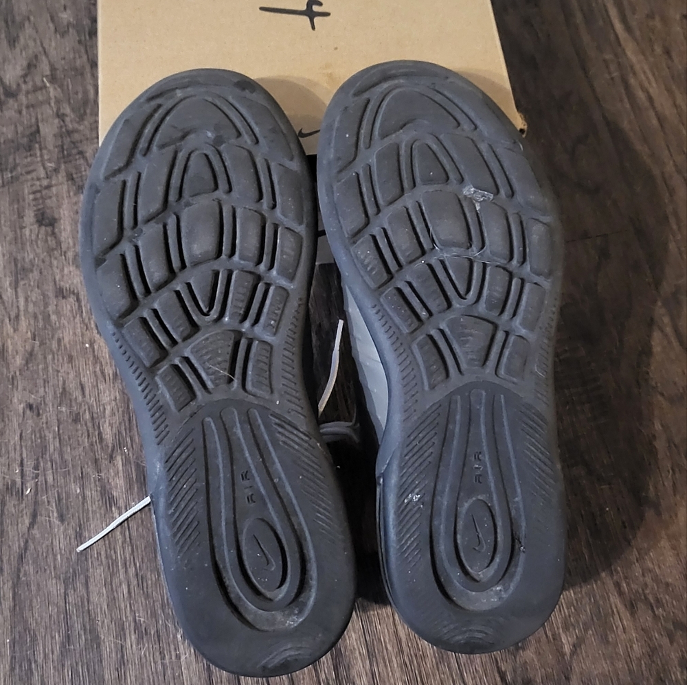 Airmax - Picture 5 of 5
